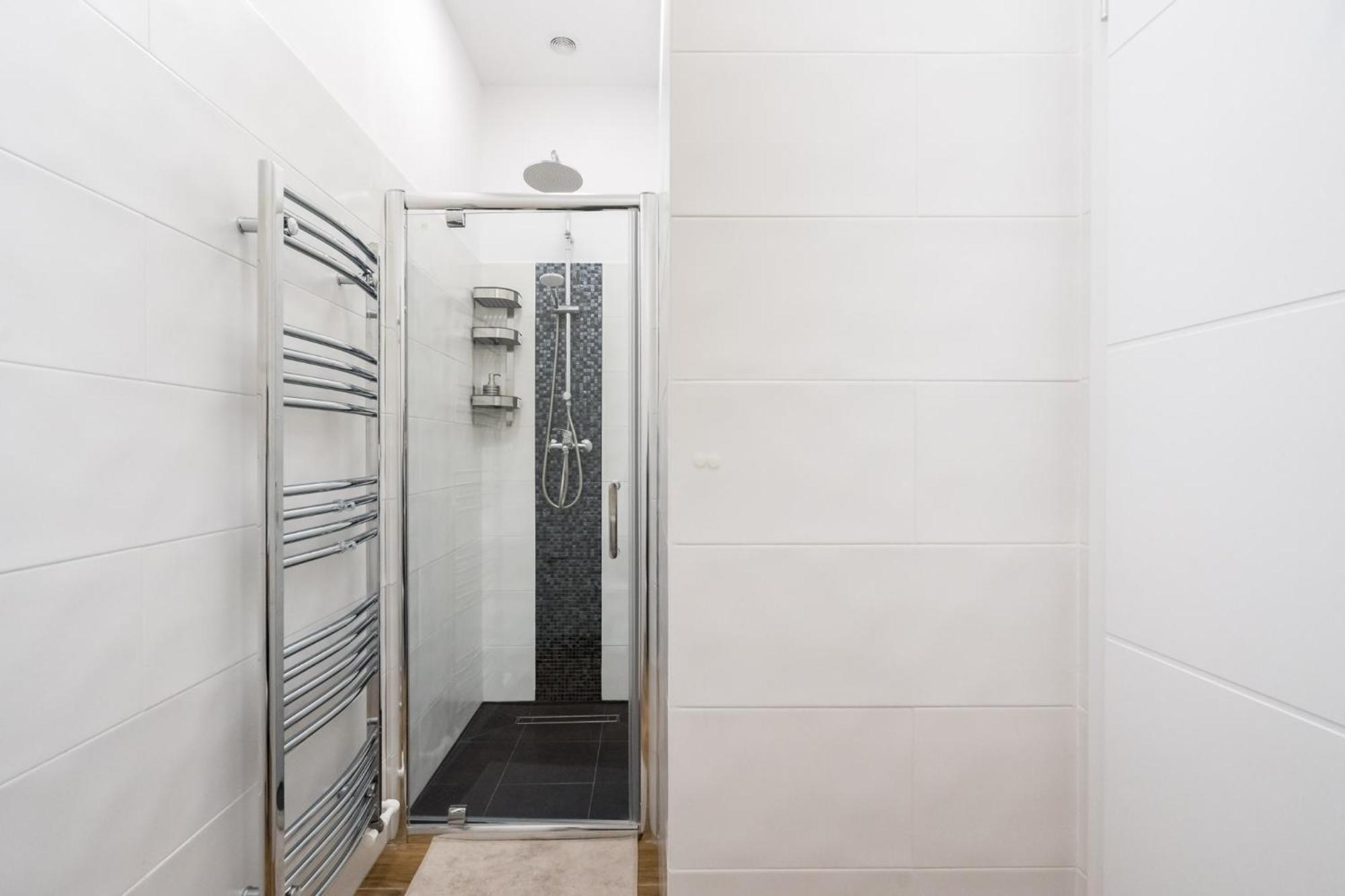 Urban Walls Apartments 5B 부쿠레슈티 외부 사진